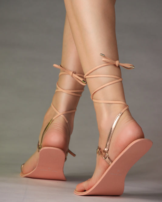 »Rosegold Rush« flache Riemchen-Sandalen